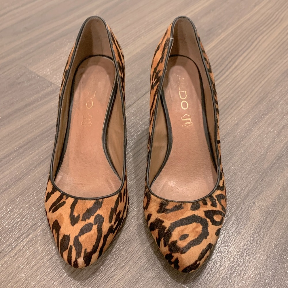 Women’s leopard print pony hair chunky heels size 6